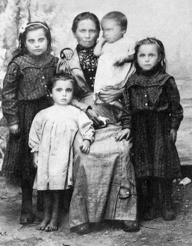 1906 - Famiglia di un emigrate umbro in Francia