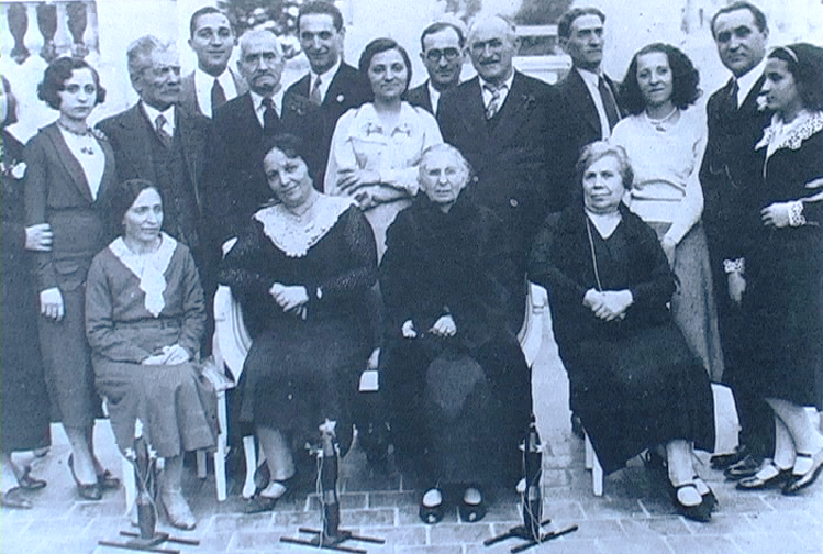 1932 - Buenos Aires (Argentina) - Gruppoo di emigranti di Gubbio in festa il 15 maggio
